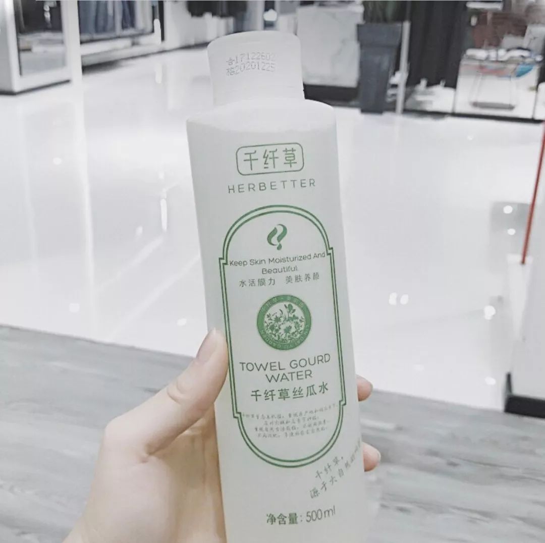 用了就想回购的补水面膜,可以当面膜湿敷的平价化妆水推荐