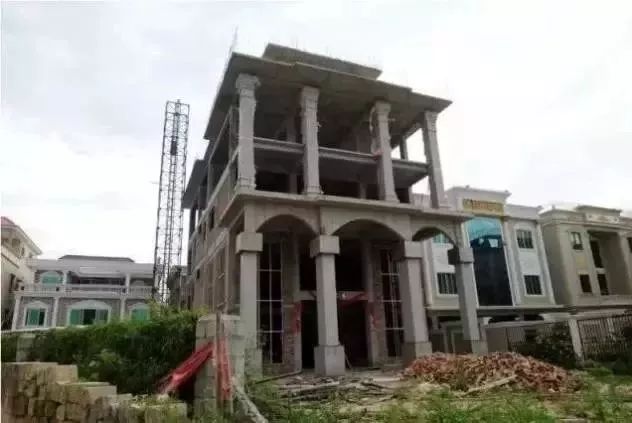 毒枭伏法！六年前，4000警力开进他的地下王国……