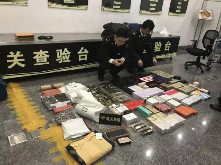 萧山机场托运行李违禁物品,杭州萧山机场行李箱