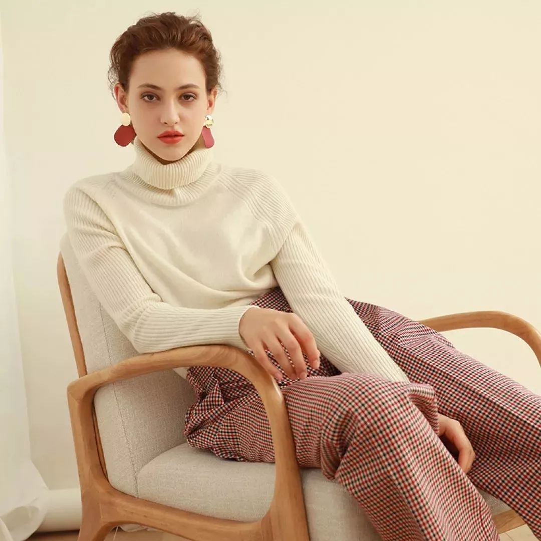 爆款羽绒服全部超低价,反季羽绒服清仓中的低至四折