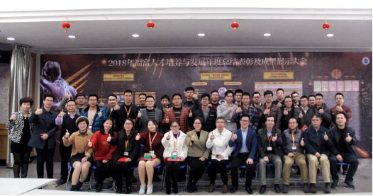 敬业福和花花卡哪个容易得到,敬业福和五福哪个难扫