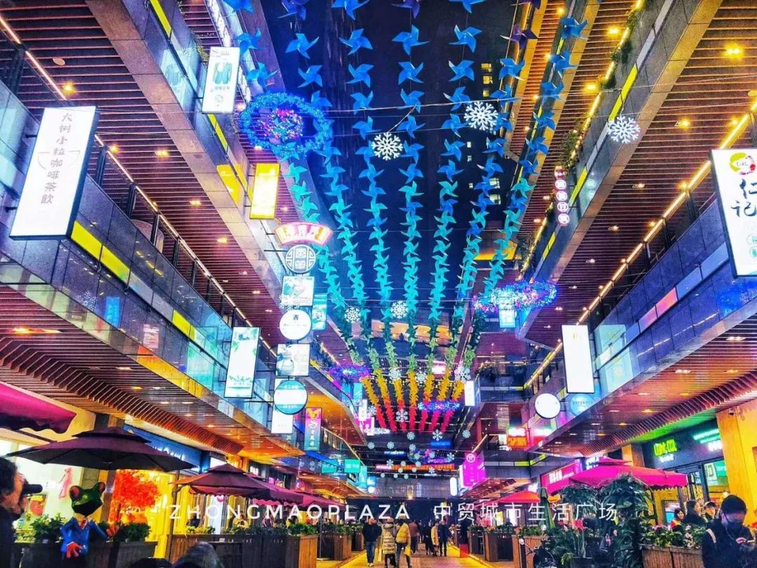 西安有哪些商场打折力度大,西安周末适合逛的商场