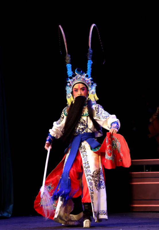 今年元夜时，月与灯如旧活动多红火，请君闹元宵！