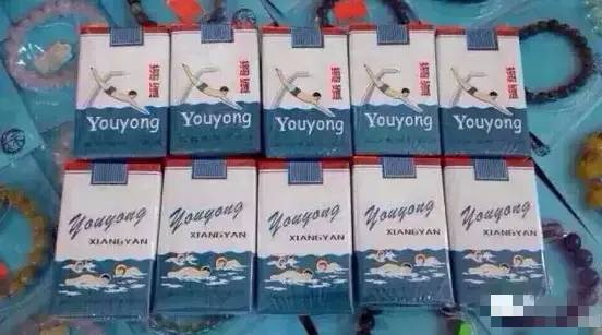 哈密人注意!这些牌子的香烟都是假货,“老烟枪”都不抽!速看!