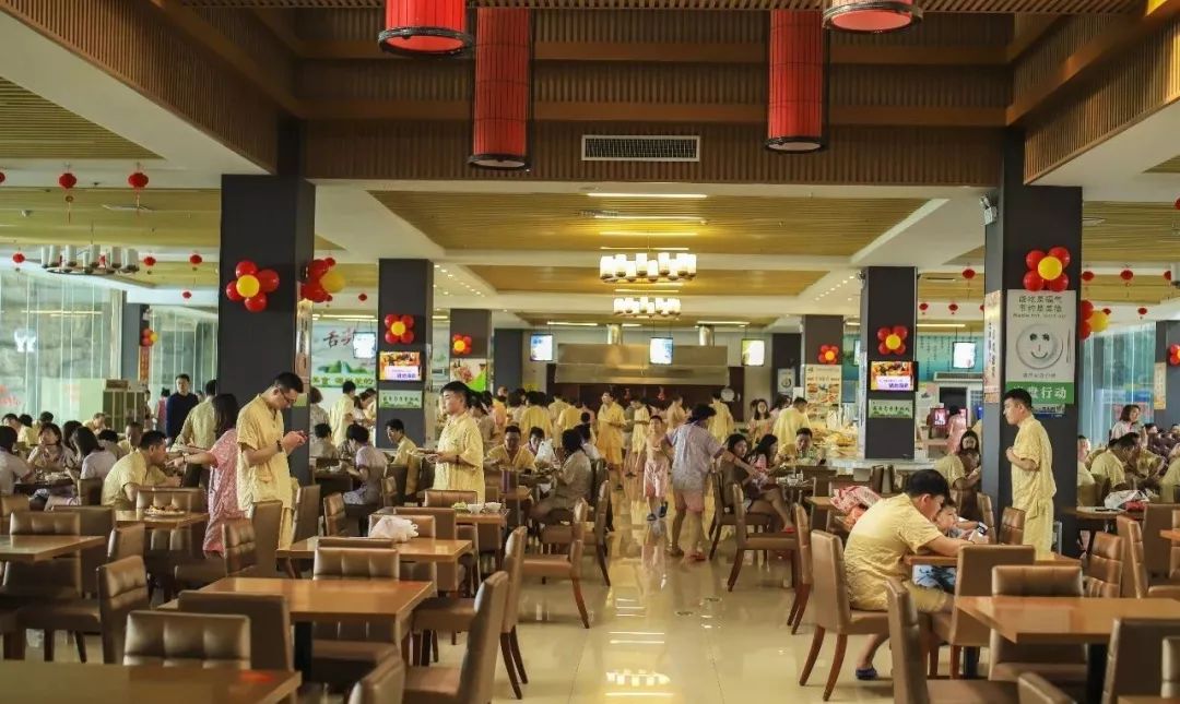 趁着假期来泡温泉吧,趁夏天还没来赶紧泡个温泉