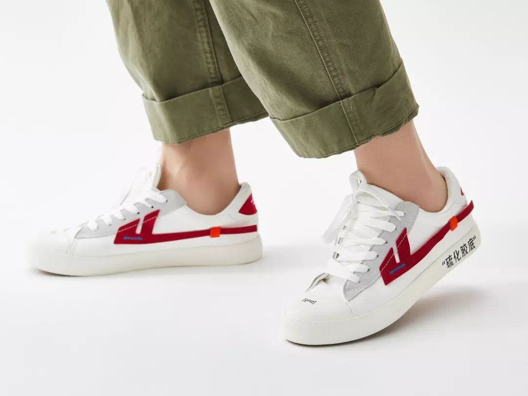 回力鞋子卖10块一双,几十块的回力鞋子是不是正品