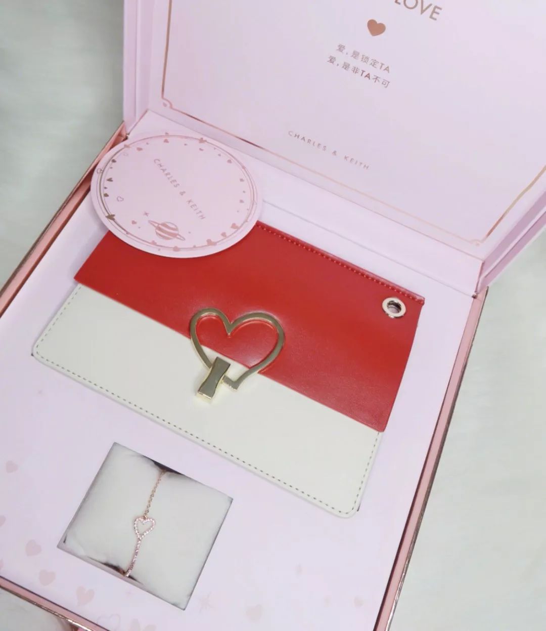 女生最喜欢的情人节礼物须知,男女情人节互赠礼物