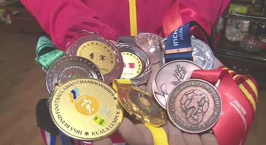 中国盲人足球队战胜日本晋级四强,中国男子盲人足球队再次登顶亚洲