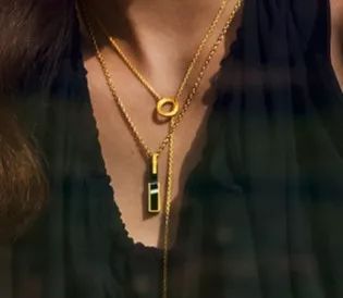 如何成套搭配金饰好看呢,怎样搭配黄金首饰不俗气