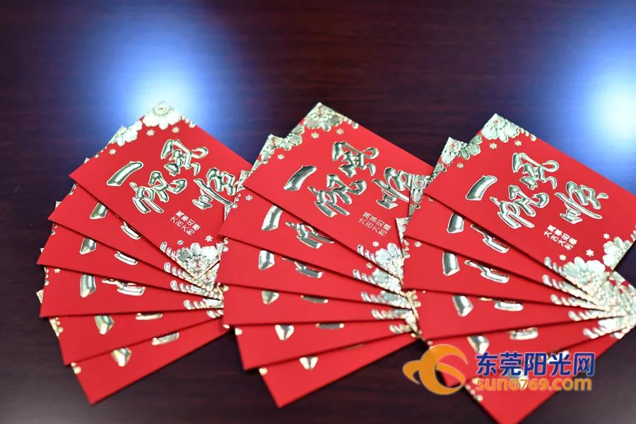 用利是封做灯笼教程简单,用利是封做手工灯笼教程