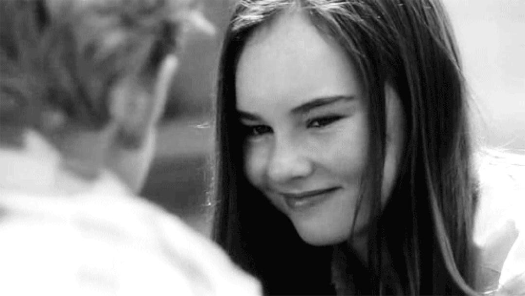 不好意思对视该看哪里,不好意思和别人对视怎么办