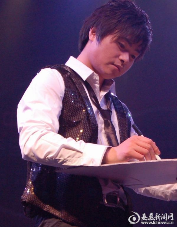 刘超华简历,刘超华你到底为谁累