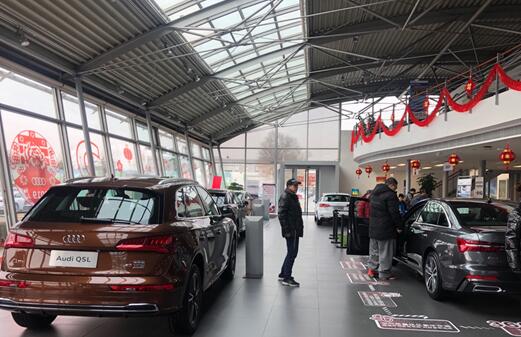 京城换购偏爱高档车 租牌价格水涨船高