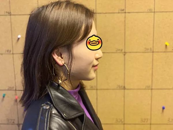 编辑实测：带大耳环耳朵疼不疼？