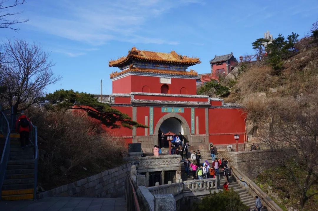 关于山东泰山的故事有哪些,讲好泰山故事