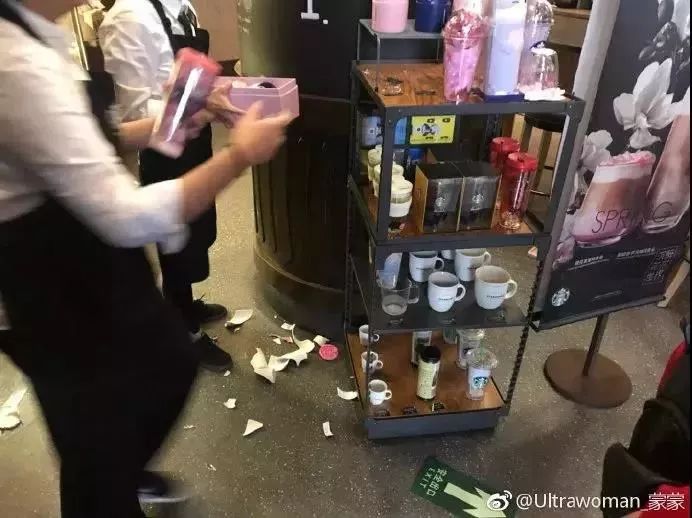 通宵排队，大打出手，10倍炒价……就为了个杯子？！网友：魔怔了