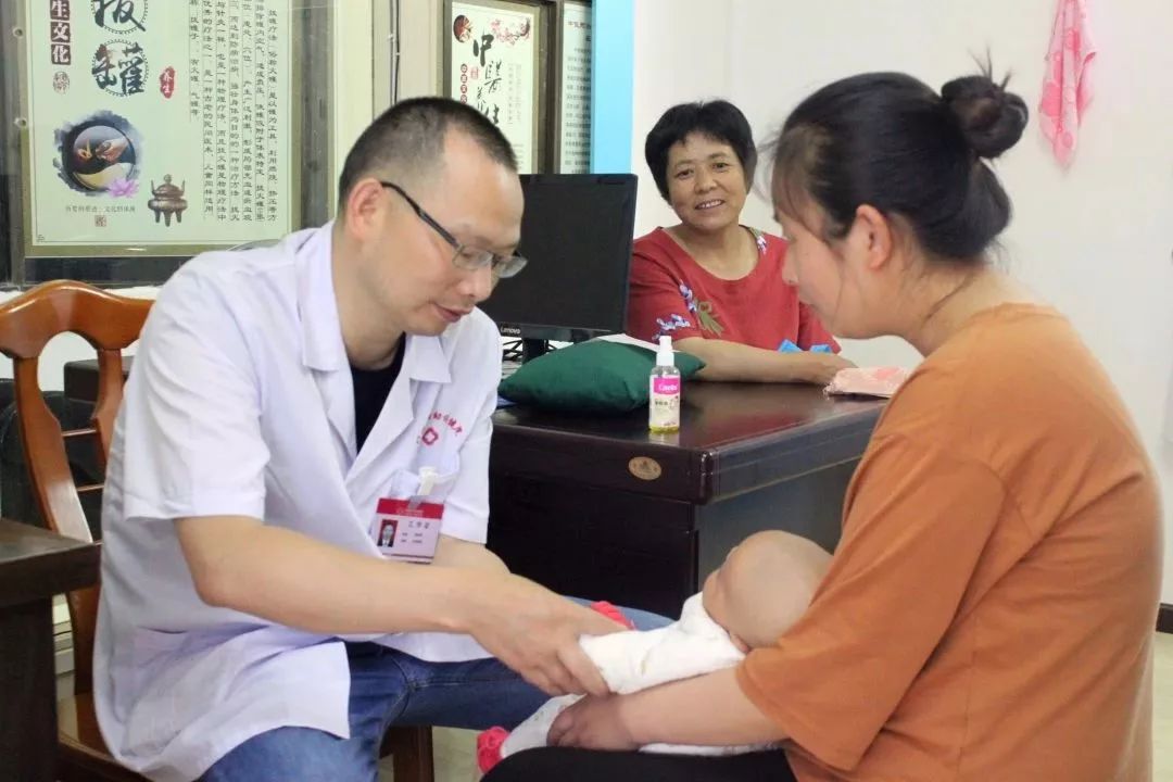 春季是孩子生长黄金期,小儿春季助长推拿手法视频