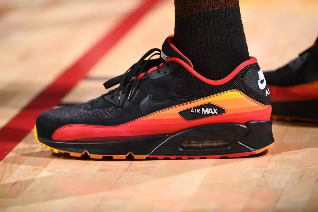 今日球鞋上脚一览aj11,耐克和lpl联名的鞋