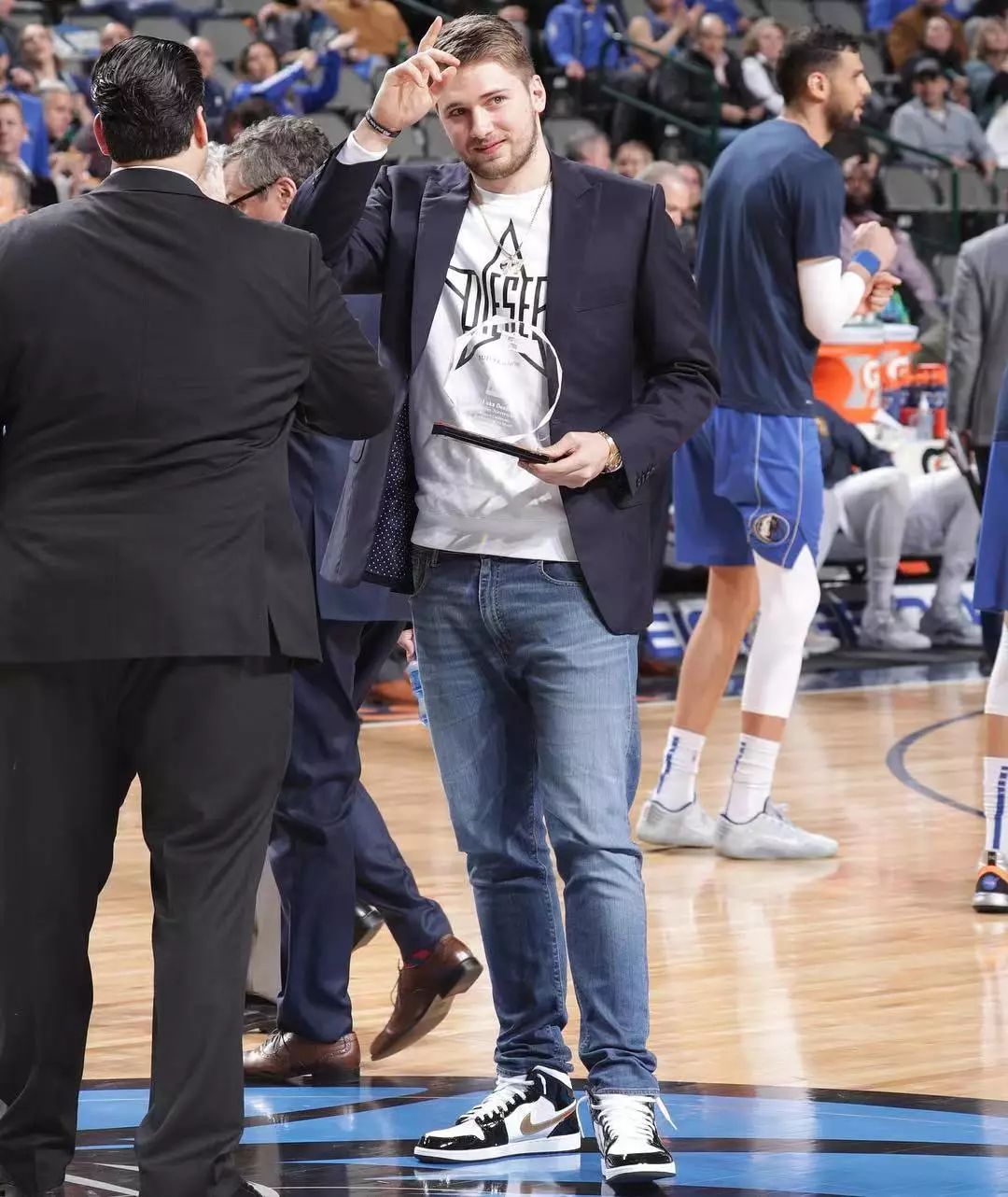 今日球鞋上脚一览aj11,耐克和lpl联名的鞋