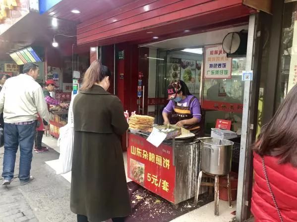 煎饼摊有多少种盈利方式,煎饼摊怎样才能赚回本