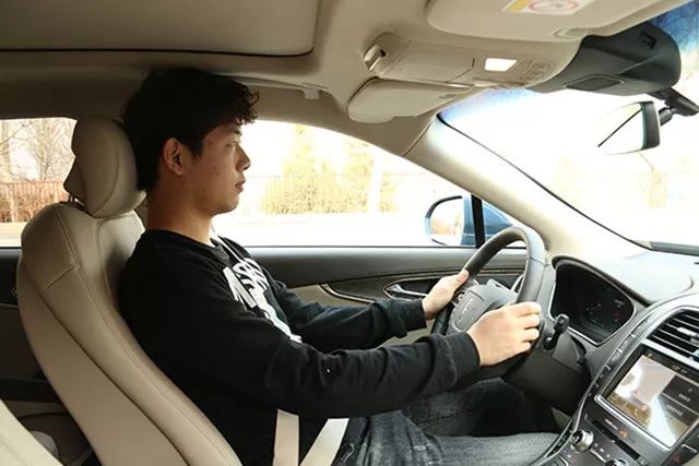 林肯suv航海家2.0试驾视频,试驾林肯航海家2021款落地价