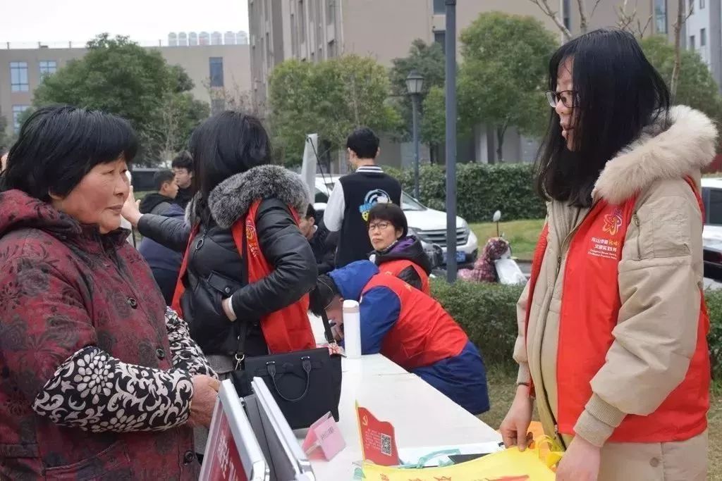 弘扬雷锋精神践行志愿服务,学雷锋志愿服务助力红色精神传承