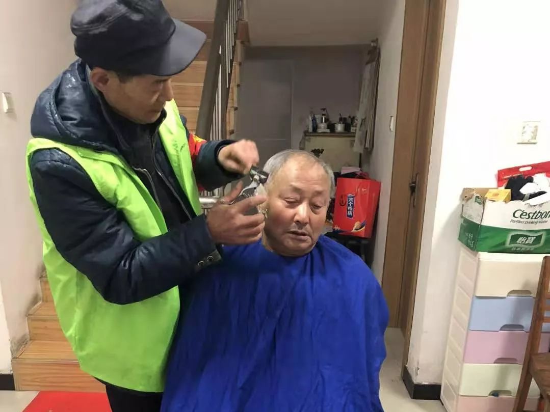 弘扬雷锋精神践行志愿服务,学雷锋志愿服务助力红色精神传承