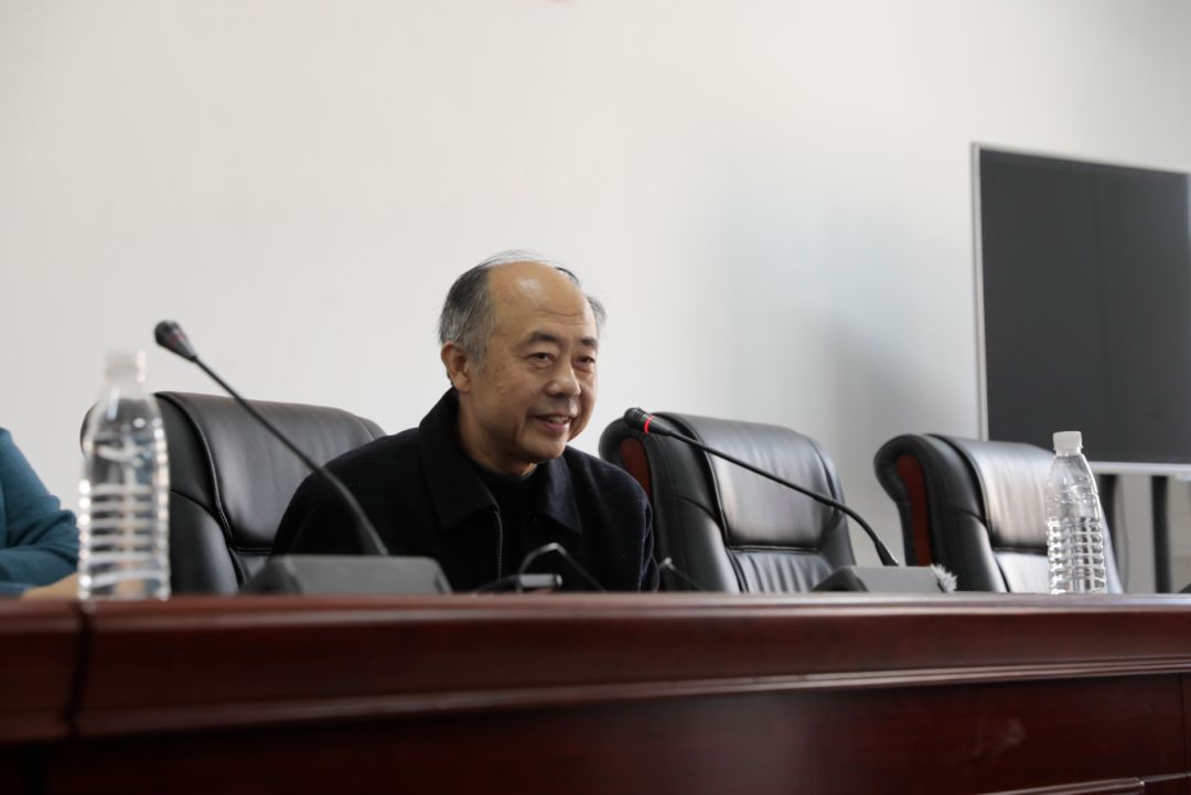 汪曾祺老舍先生讲解视频,汪曾祺谈汪朗完整视频