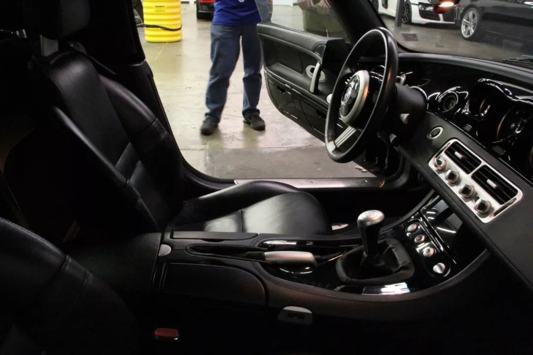 宝马z8价格多少人民币,宝马z8敞篷跑车价格