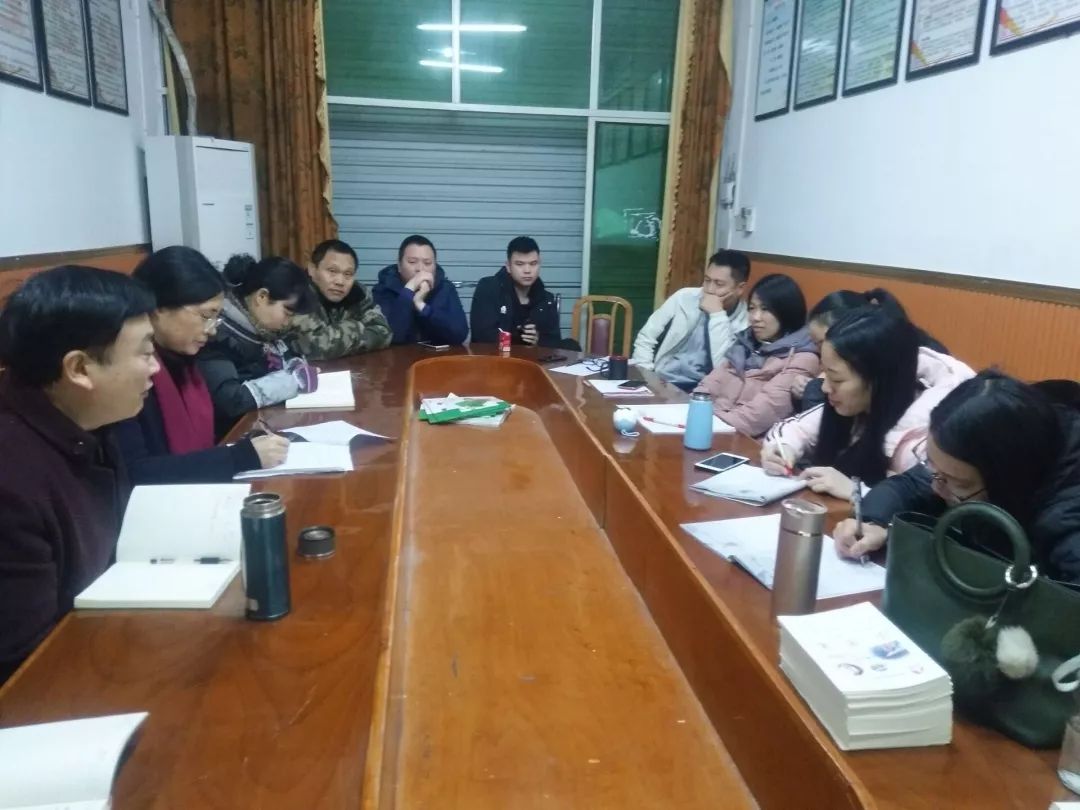 三进主题教育活动内容,三进校园优质课