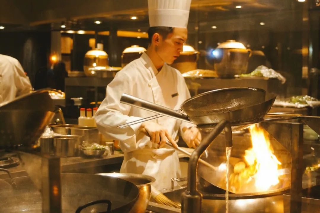 一向以“好吃”出名的凯悦,这次带我把人间三月的春天都吃进了嘴里