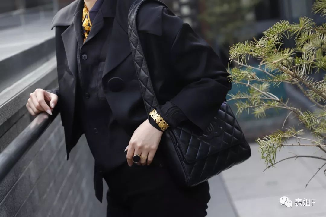 配饰年轻有气质,配饰发展大致分为几个阶段