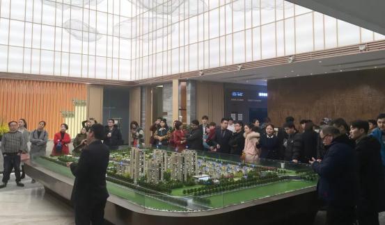 合肥人紧盯的高性价比楼盘，大蜀山+董铺湖，稀缺瞰湖小高层，仅68席，开盘在即，要拼手速了