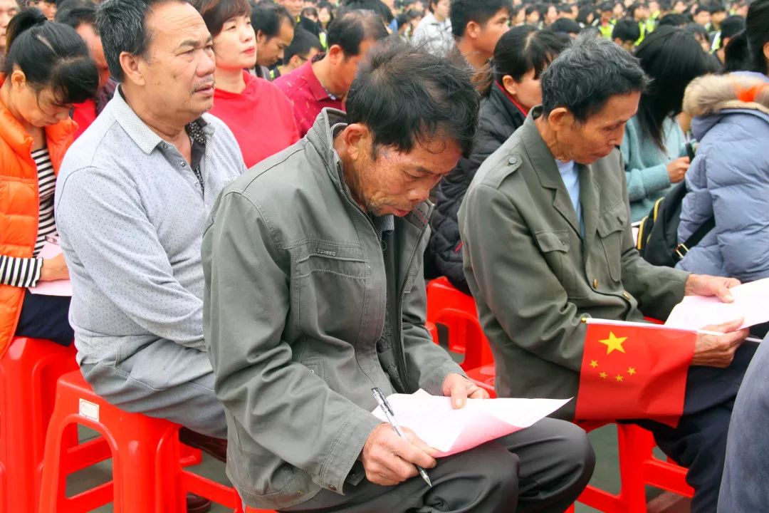 校园里的超燃时刻,校园毕业唱歌快闪惊艳全场