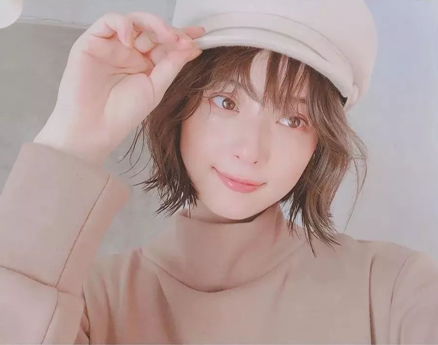 如何打理出最合适自己的短发,准备留长发的短发怎么打理好看