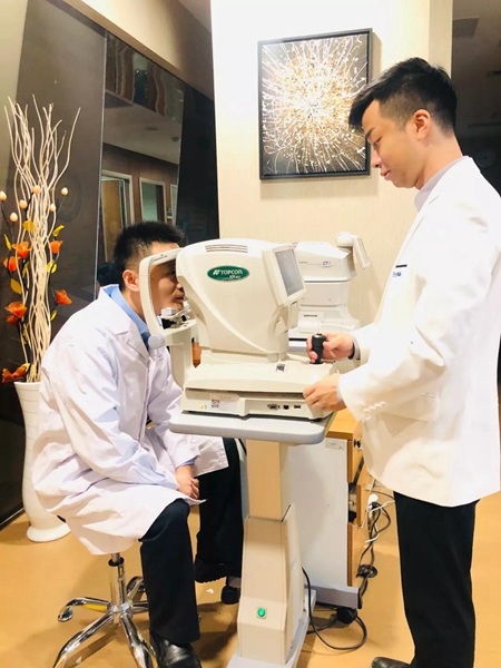 谁说眼科医院的人不做近视手术,谁说眼科医护不做近视手术