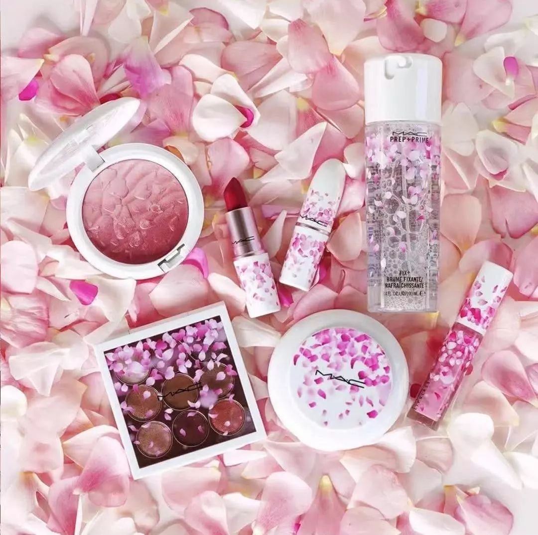 让女生怦然心动的口红,网红少女心爆款口红粉色系正方形