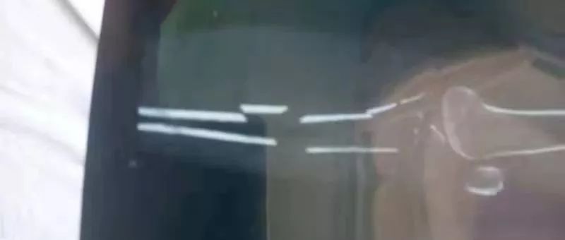 美团骑手被车撞骨折对方全责,哈尔滨美团骑手摔倒当场死亡