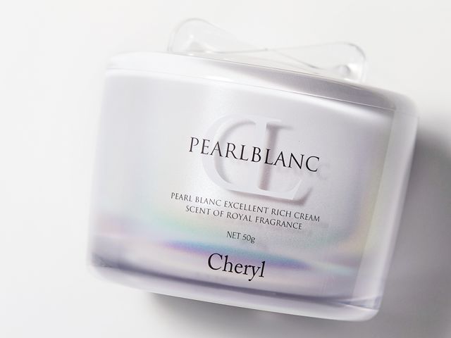 大卖45000瓶！涂上自带美颜的神器，白成一道光~