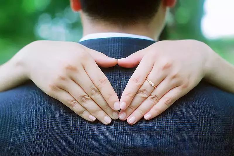 简单好看的婚纱画法,婚纱照风格搭配推荐