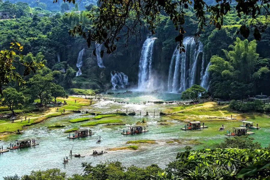 南宁东站到德天瀑布怎么坐车,南宁凤岭客运站到德天瀑布专线车