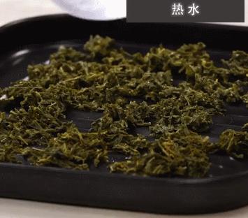 锅盖倒扣在锅上，去盘子异味……这些妙招没想到这么实用！