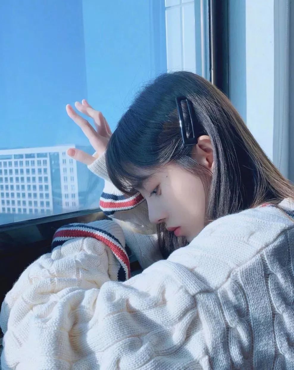 公布恋情被公司开除背假香奈儿都能带货说她是“人间毒药”我服!