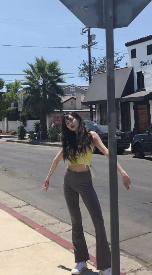 泫雅衣着,泫雅衣服怎么搭配