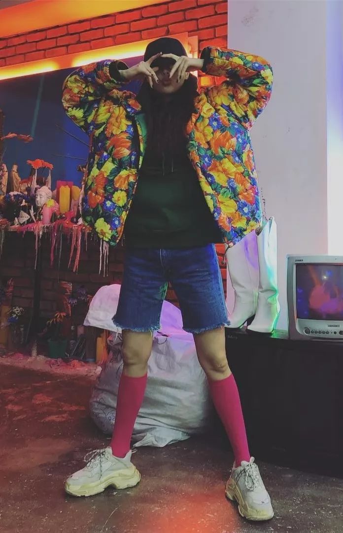 泫雅衣着,泫雅衣服怎么搭配