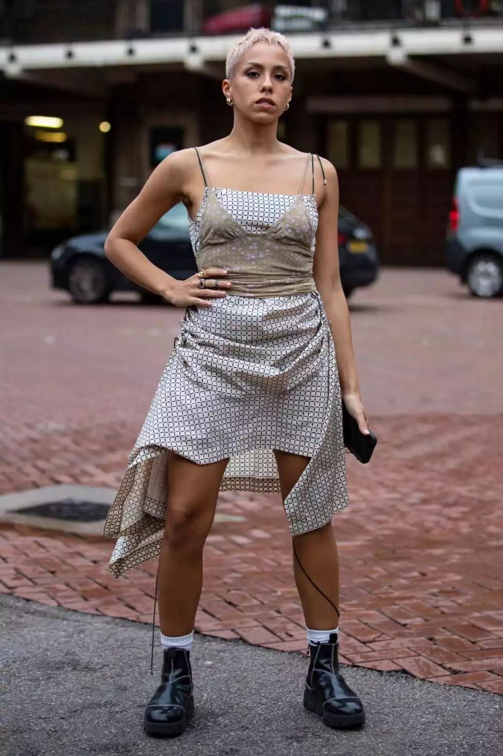 为什么有时候妖艳jian货和时装精仅有一线之隔？