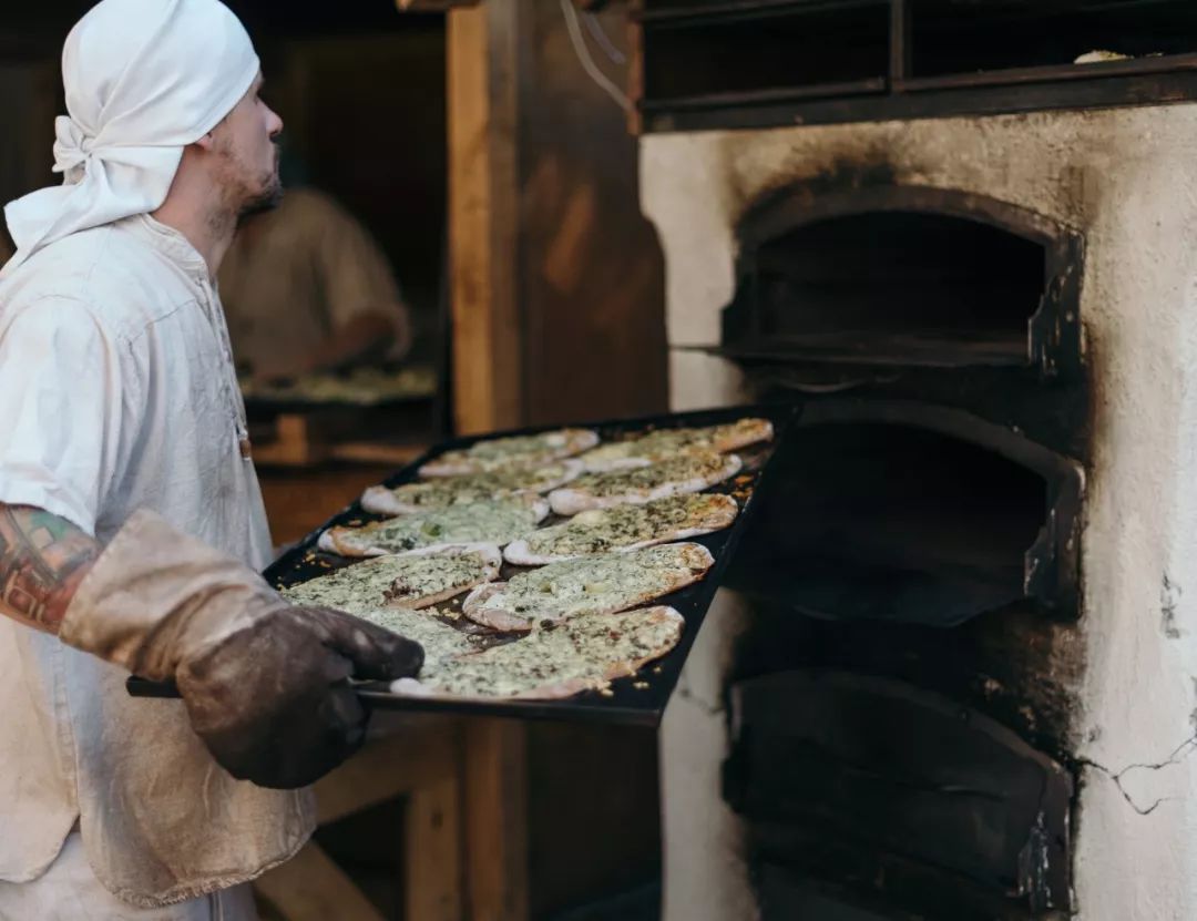 柏林展示身材,柏林很穷吗