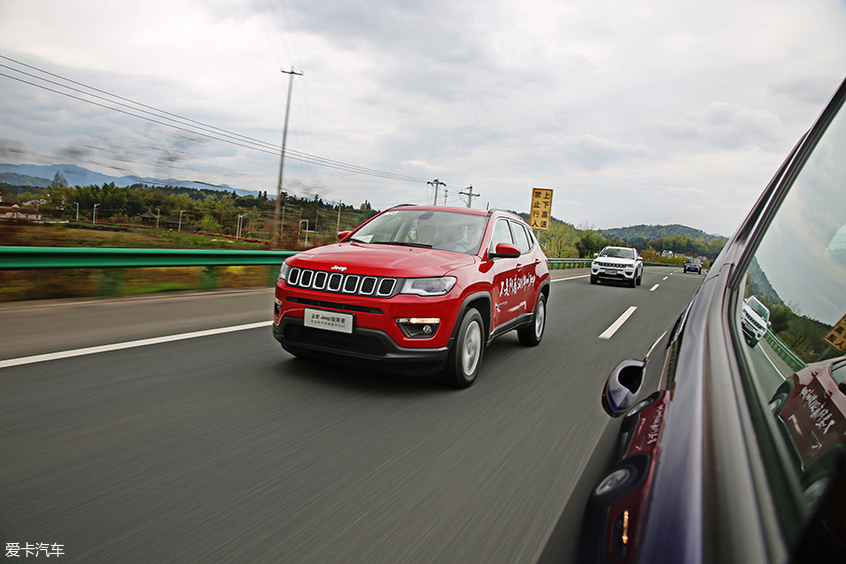 全新jeep指南者四缸1.3t介绍,四驱强油耗高测试新款jeep指南者