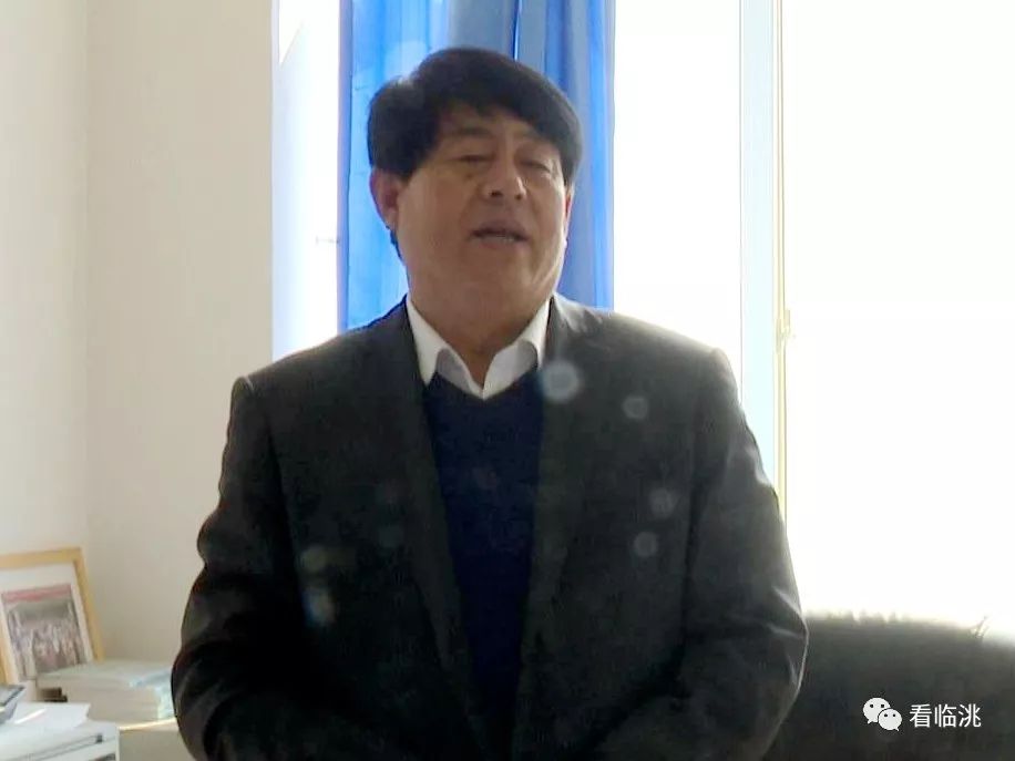 定格精彩瞬间彰显体育精神,丹棱中学60届田径运动会精彩瞬间