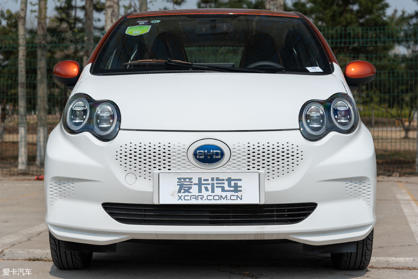 表现出乎意料好开不贵的入门级电动车比亚迪e1